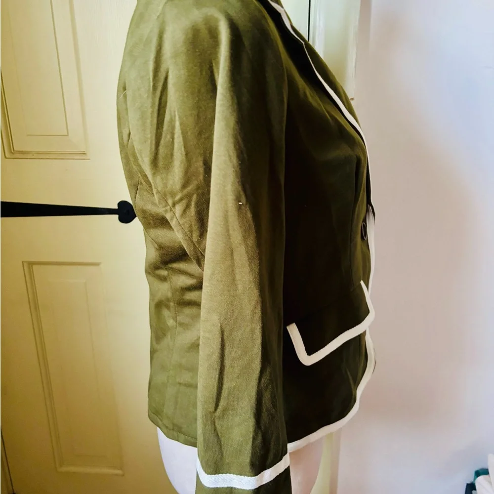 Modcloth Sz M Cropped Fitted Olive Blazer with White Accents - Picture 5 of 10